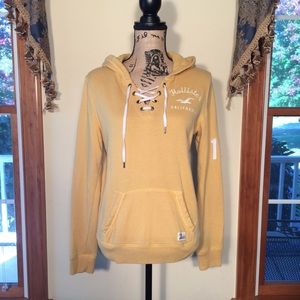 Hollister M Hoodie. Golden
